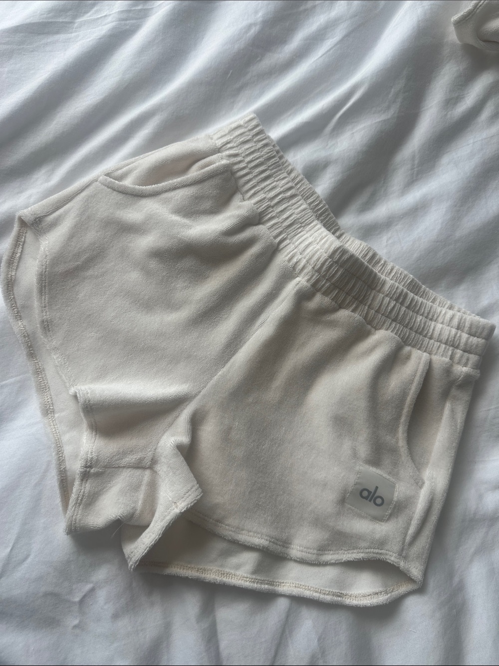 ALO Yoga Cream Terry Athletic Shorts - XS